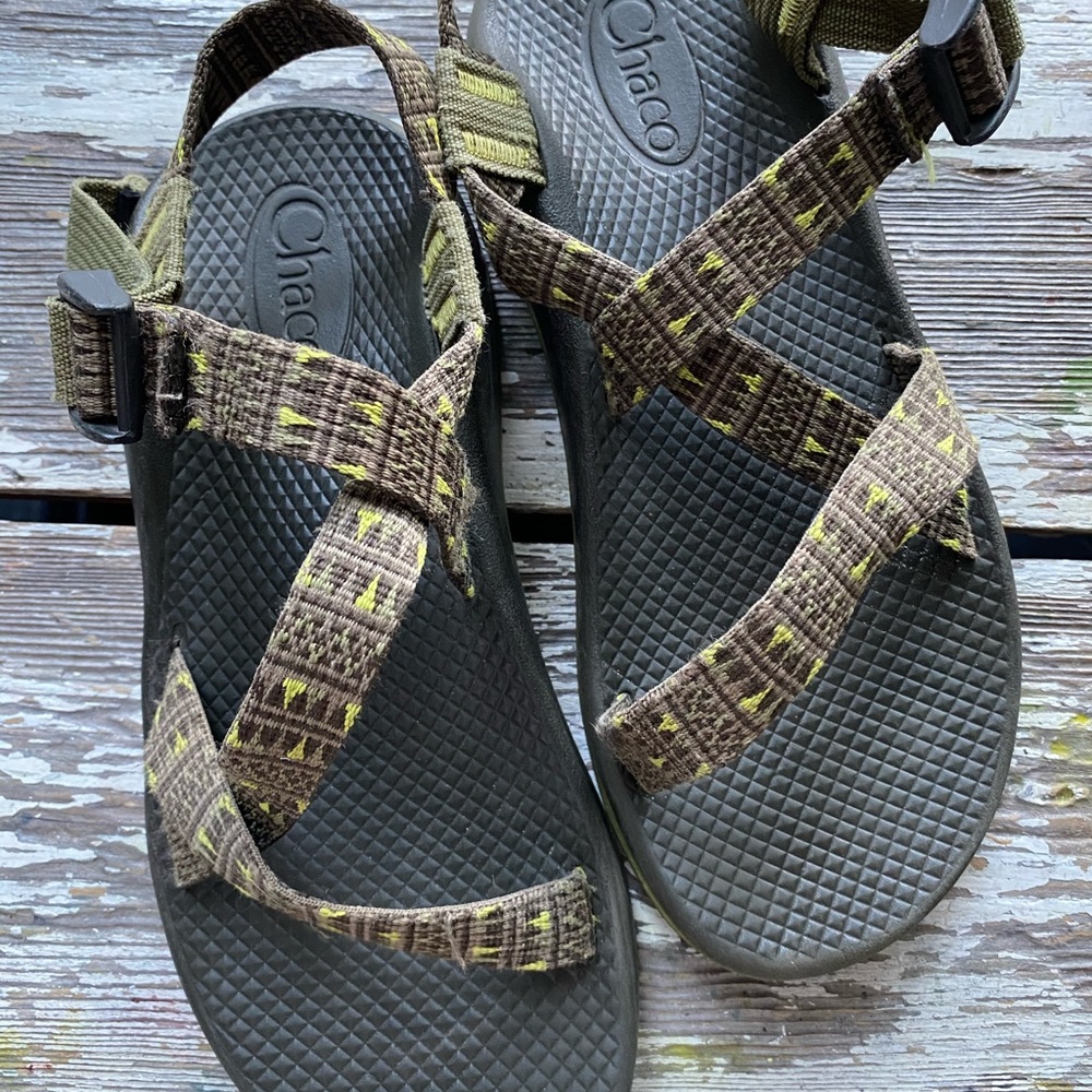 Chaco z1 kids size 5 green